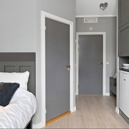 Ferienwohnung Studio Apt Close To Airport Garder Exterior foto