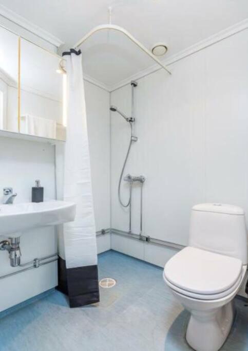 Ferienwohnung Studio Apt Close To Airport Garder Exterior foto